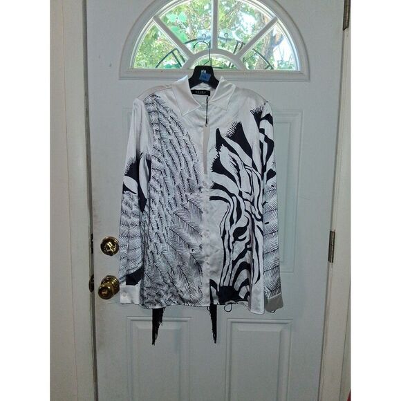 Akira Button Down Top Fringe Open Back Small Floral Zebra Black & White NWT - Picture 2 of 8